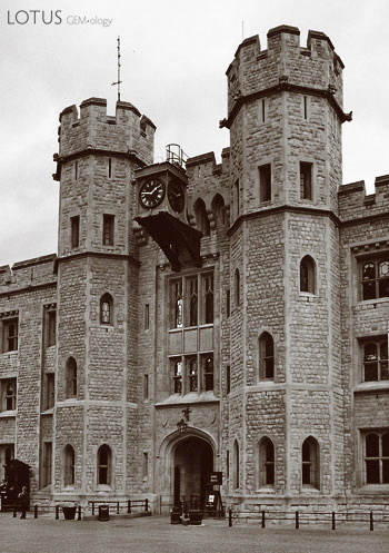 Entrance to the Jewel House at the Tower of London. Photo: Wikimedia