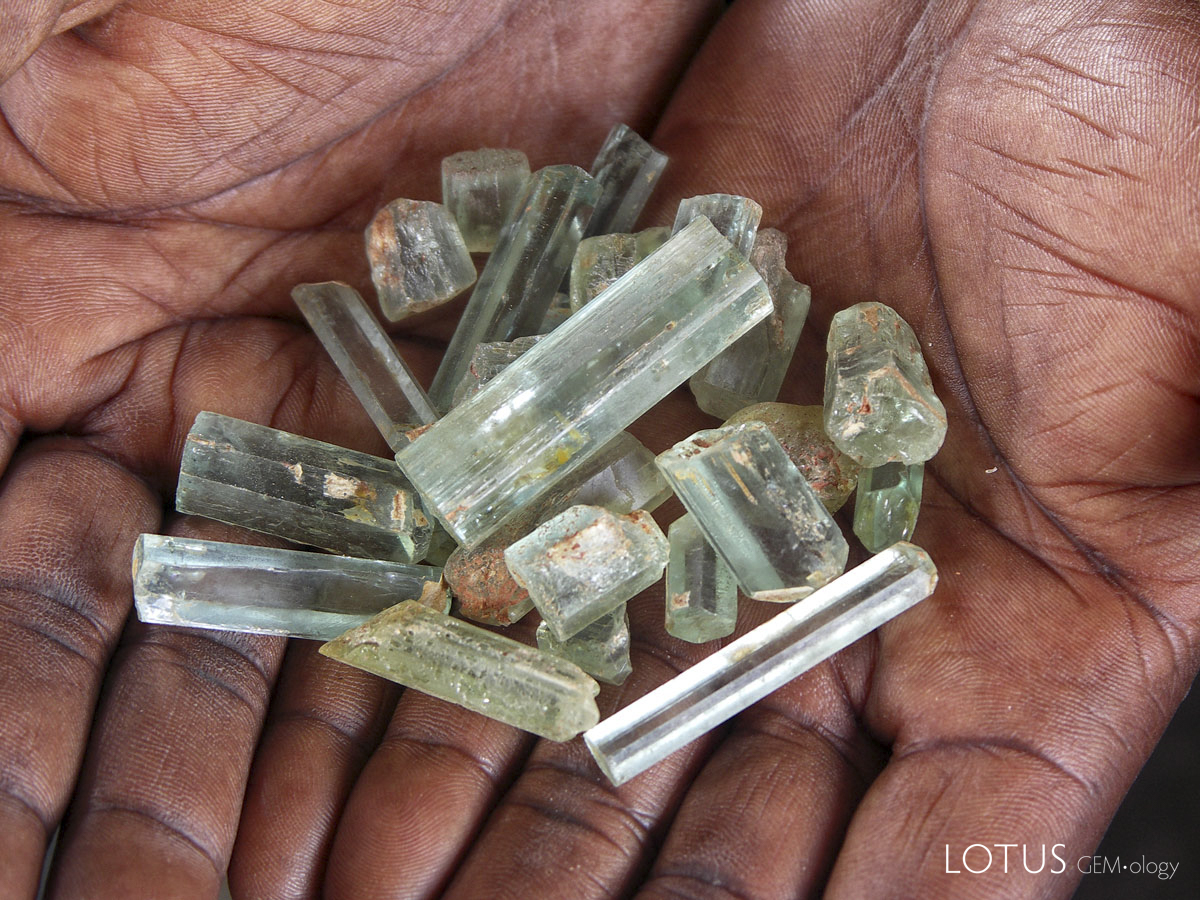 Road thrill On the road from Songea to Tunduru we passed near Namtumbo, which produces aquamarine. Stopping briefly, a gentleman produced a handful of samples. Photo: Vincent Pardieu