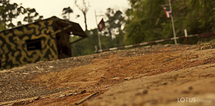 The Thai-Cambodian border at Ban Mamuang in Thailand's Trat province. Photo: Richard W. Hughes, April 2009.