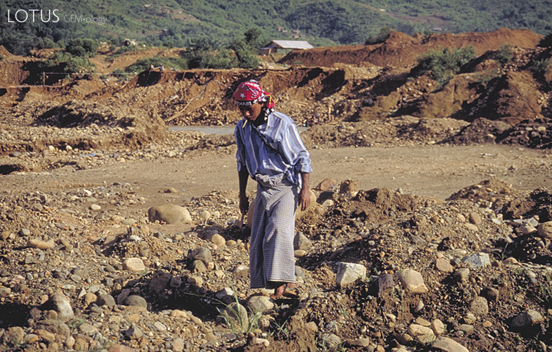 Near Sate Mu, finding jade is sometimes as simple as a walk along the banks of the Uru river. Of course, you might have to examine an awful lot of rocks in the process.
