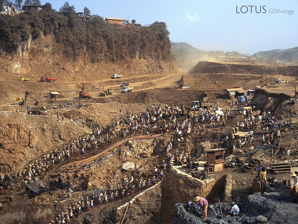 Building the pyramids Hpakangyi, where over 10,000 people are building a bridge to heaven.