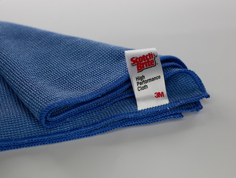 Scotch-Brite High Performance Cloth used for cleaning specimens prior to microscopic examination.&nbsp;Photo: Lotus Gemology